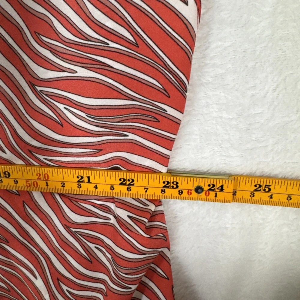 Michael Michael Kors Women's Short Sleeve Flowy Pink Pattern‎ Blouse Large